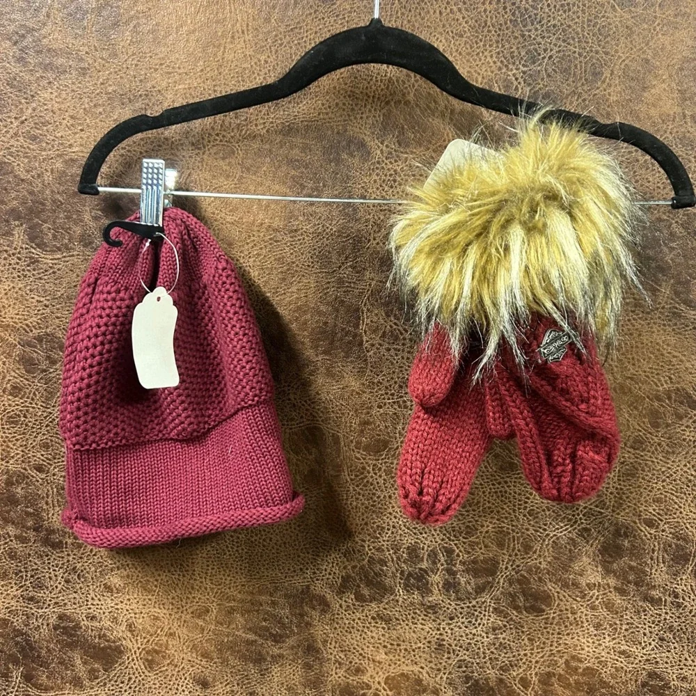 NWT Harley Davidson‎ Women's Mitten and Faux Fur Beanie Set Burgundy